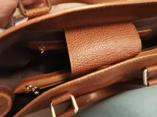 Bolso de piel marrón