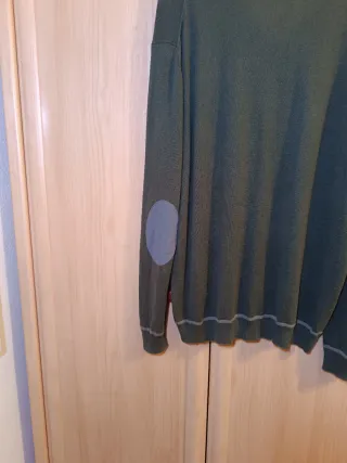 Jersey Pedro del Hierro cuello pico verde