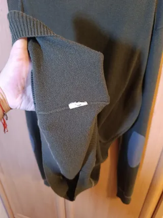 Jersey Pedro del Hierro cuello pico verde