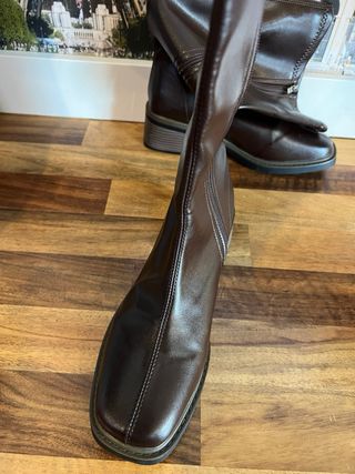 Stivali alti marroni da donna