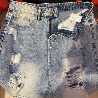 Jeans strappati effetto stone washed