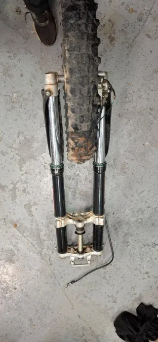 Horquillas KYB 48mm Doble Cartucho Tren Delantero