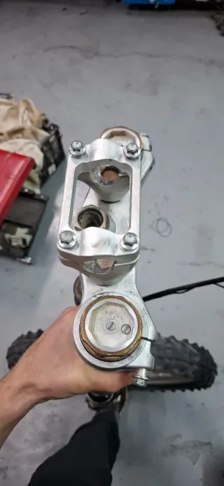 Horquillas KYB 48mm Doble Cartucho Tren Delantero