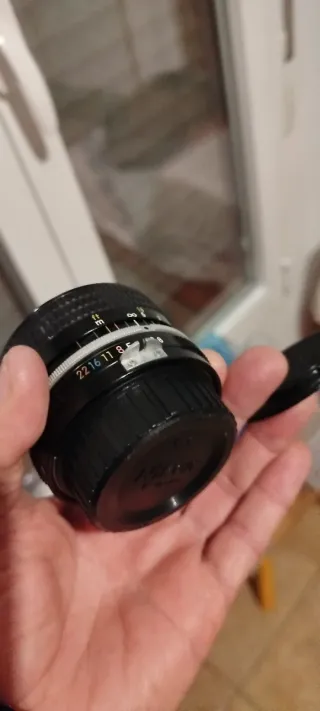 Óptica nikkor 28/2.8 like new