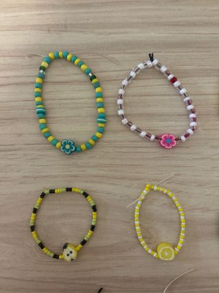 Pulseras artesanales hechas a mano