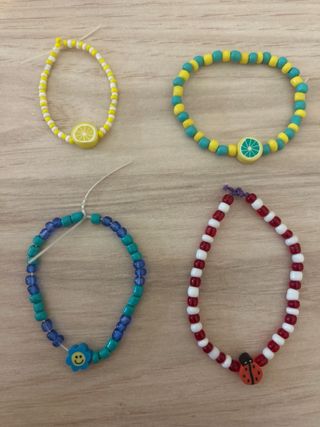Pulseras artesanales hechas a mano