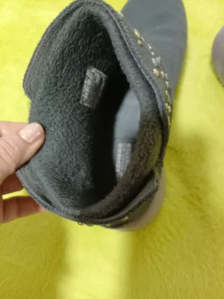 Botines Skechers Gris con Brillantes