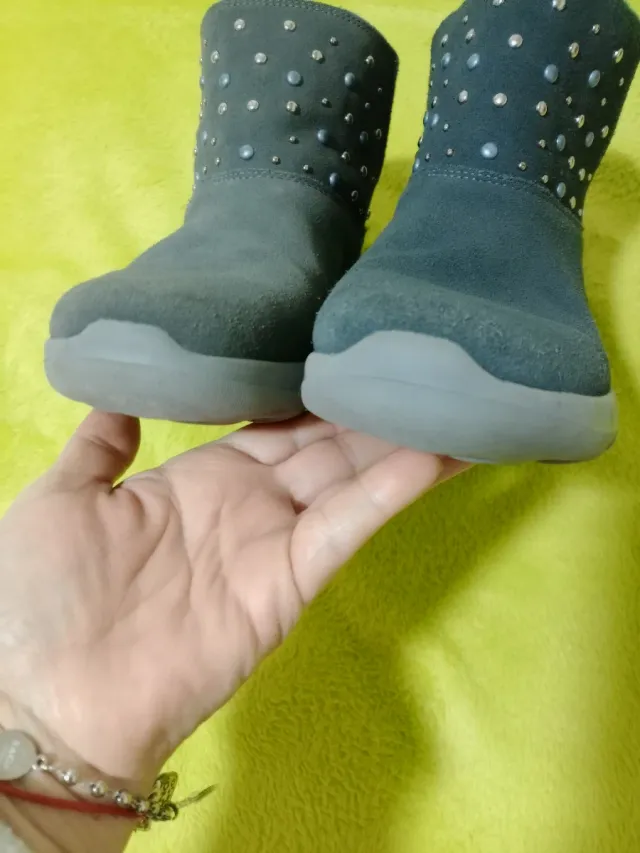 Botines Skechers Gris con Brillantes
