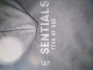 Sudadera Fear of God Essentials Negra