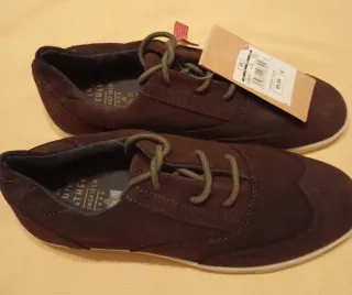 Zapatos con cordones