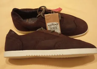 Zapatos con cordones