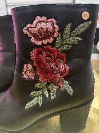 Botines de piel negros