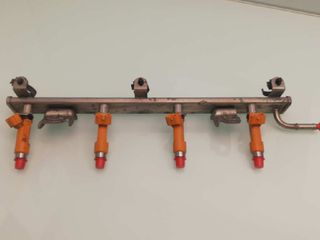 RAMPA INYECTORA SUZUKI SWIFT SF BERLINA (EA)