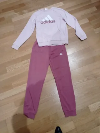 Chándal Adidas Rosa Niña muy bonito. Talla M 11-12