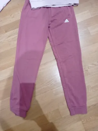 Chándal Adidas Rosa Niña muy bonito. Talla M 11-12