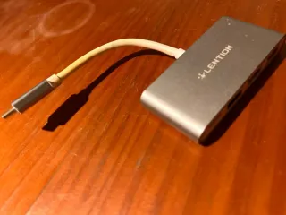 Concentrador Lention USB Gris Plata