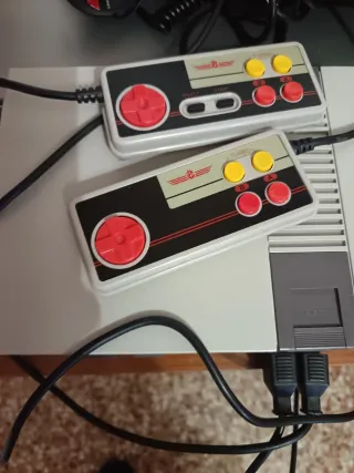 Consola  Blanca y Gris