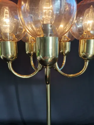 Lámpara de mesa vintage dorada