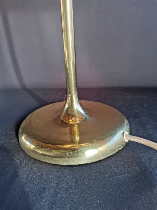 Lámpara de mesa vintage dorada