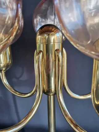 Lámpara de mesa vintage dorada