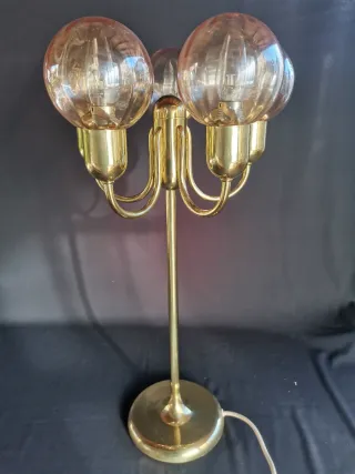 Lámpara de mesa vintage dorada