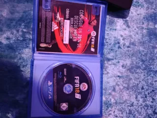 Consola PS4 + Mando bronce + FIFA 18