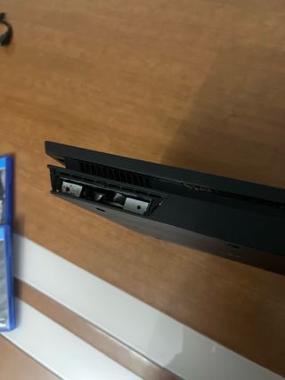 PS4 (PlayStation 4) + 2 Mandos + 2 Juegos