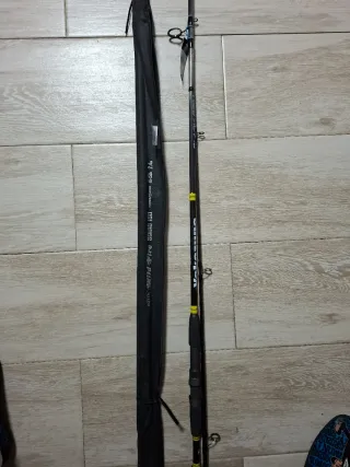 Caña de pescar con funda