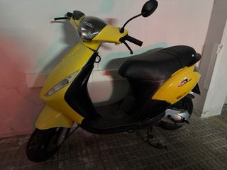 Piaggio Zip 50 Scooter