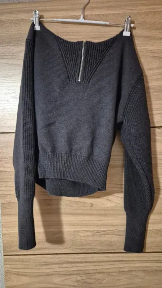 Jersey Zara con capucha y cremallera gris