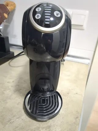 Dolce Gusto Genio Plus + accesorio para café molid