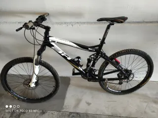 Bicicleta de Montaña Doble Suspensión