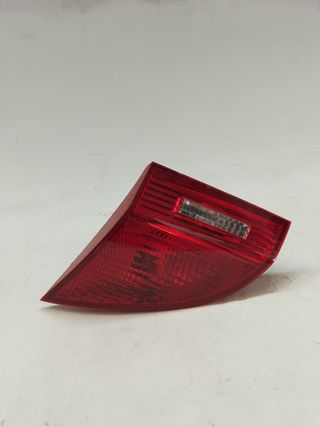 PILOTO TRASERO DERECHO INTERIOR KIA VENGA