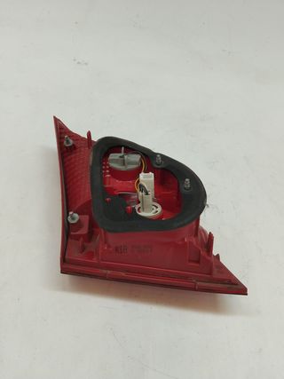 PILOTO TRASERO DERECHO INTERIOR KIA VENGA