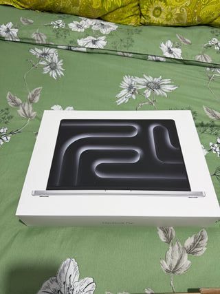 MacBook Pro M4 Max 1TB