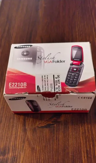 Cellulare Samsung nero e rosso