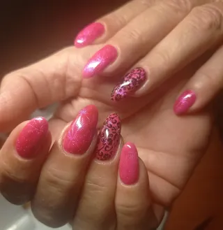 Manicurista a Domicilio.