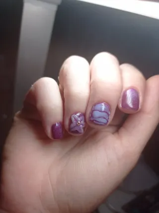 Manicurista a Domicilio.