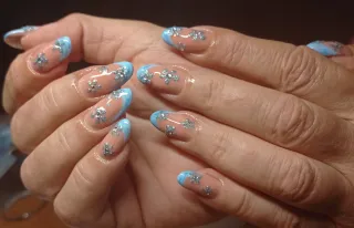 Manicurista a Domicilio.