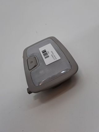 LUZ INTERIOR KIA XCEED (5)