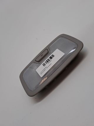 LUZ INTERIOR KIA XCEED (5)