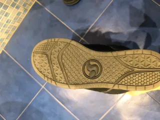 Zapatillas DVS Talla 43 Negras PRECIO NEGOCIABLE