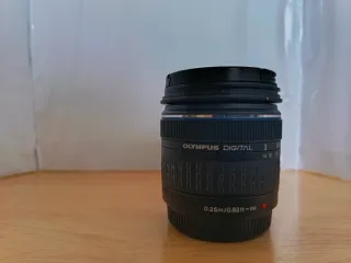 Olympus Zuiko 14-42mm Obiettivo Four Thirds