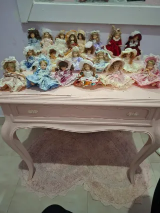 Lotto di 20 Mini Bambole in Porcellana Biscuit Vintage