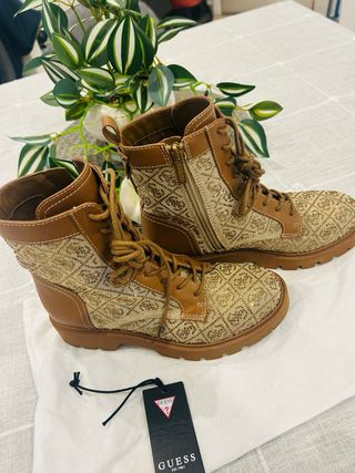 Botas guess Marrones y Doradas