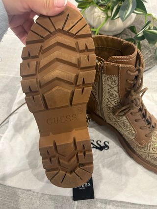 Botas guess  Marrones y Doradas