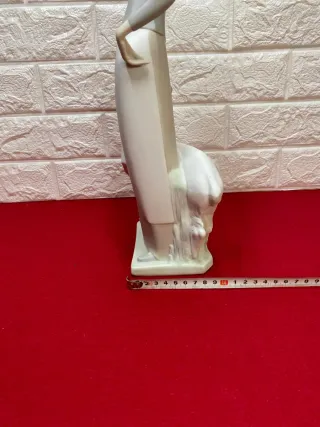 Figura posible Lladro Mujer con Cabra