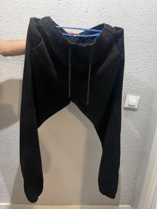 Pantalón jogger cargo Bershka negro