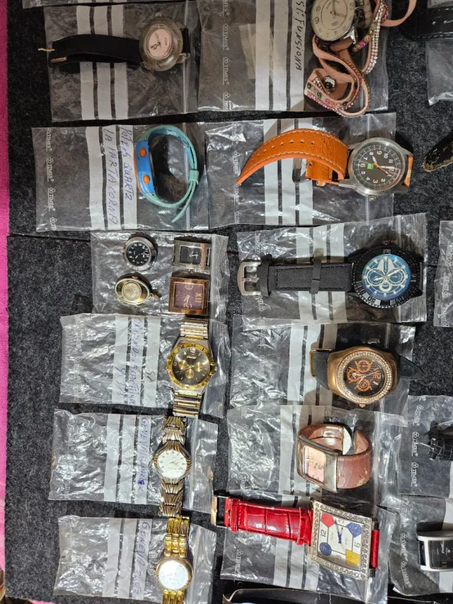 Lote 28 Relojes Geneva