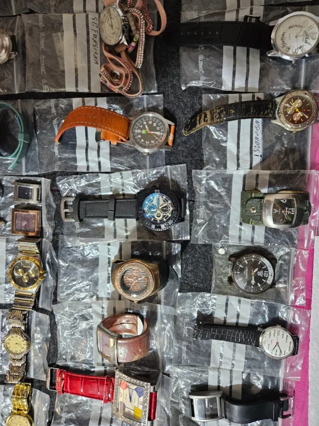 Lote 28 Relojes Geneva